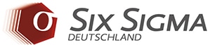 Das Firmenlogo der Six Sigma Deutschland GmbH zeigt ein rotes Sechseck auf dem mit weißer Schrift der Griechische Buchstabe Sigma abgebildet ist. Rechts daneben steht in grauer Schrift Six Sigma Deutschland